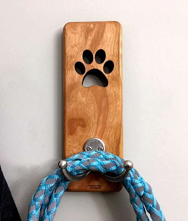 wood dog leash holder